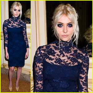 Taylor Momsen: Front Row at Marchesa!