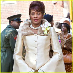 Whitney Houston: Sneak Peek 'Sparkle' Singing & Still