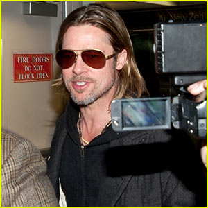 Brad Pitt: LAX Arrival!