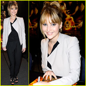 Jennifer Lawrence: 'Hunger Games' Mall Tour!