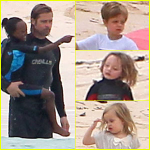 Angelina Jolie & Brad Pitt: Galapagos Getaway!