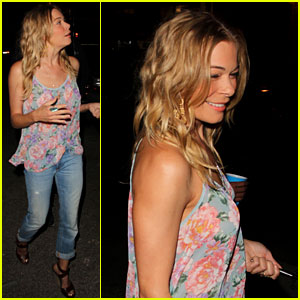LeAnn Rimes Performs in New Hampshire!
