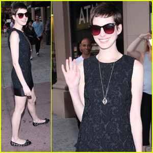 Anne Hathaway: 'Play The Hits' Premiere!