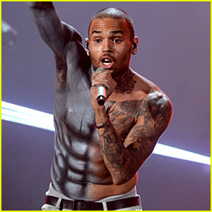 Chris Brown: Shirtless for BET Awards Performance!