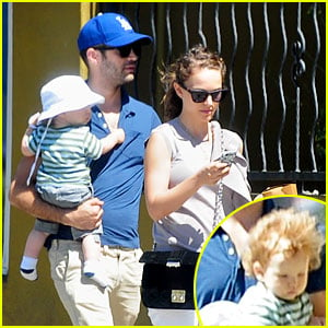 Natalie Portman: Square One Lunch with the Family!