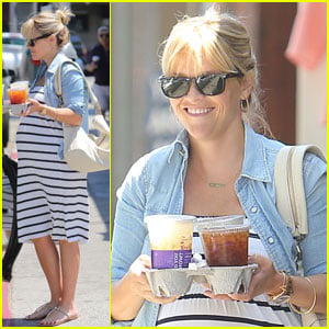 Reese Witherspoon: Coffee Bean Baby Bump