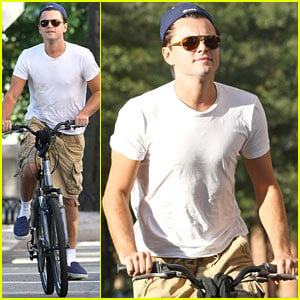Leonardo DiCaprio: Bike Ride in Tribeca