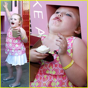 Honey Boo Boo: Sprinkles Cupcake ATM Fun!