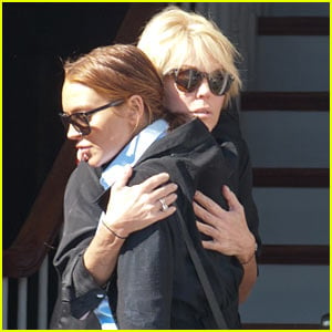 Lindsay Lohan Hugs Mom Dina After 'Huge Fight'