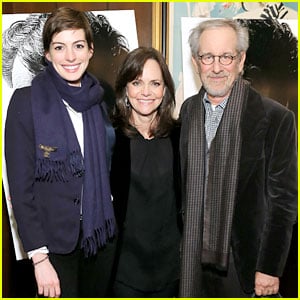 Anne Hathaway: 'Lincoln' Screening with Steven Spielberg!