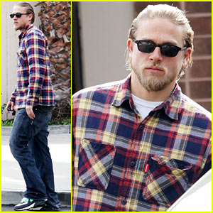 Charlie Hunnam: Post Office Stop!