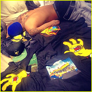 Rihanna Instagrams Shirtless Chris Brown on a Bed!