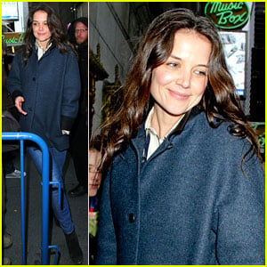 Katie Holmes: 'Dead Accounts' Performance After Christmas