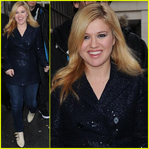 Kelly Clarkson: Four Grammy Nominations!
