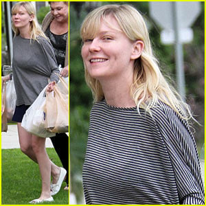 Kirsten Dunst: Christmas Shopping with Mom Inez!