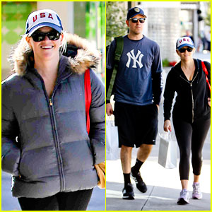 Reese Witherspoon: Christmas Shopping with Jim Toth!