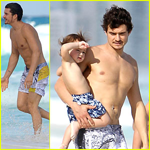 Orlando Bloom: Beach Waves with Flynn!