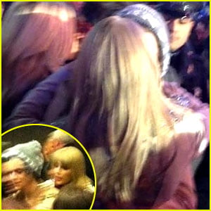 Taylor Swift & Harry Styles Kiss at Midnight on New Year's Eve