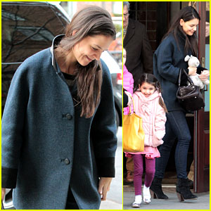 Katie Holmes: Red Pancakes for Suri on Valentine's Day!