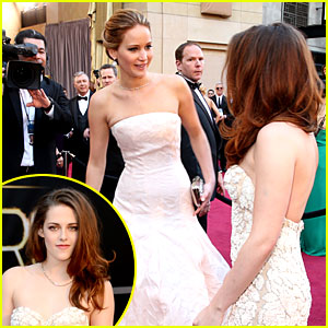 Kristen Stewart & Jennifer Lawrence: Oscars 2013 Meetup!