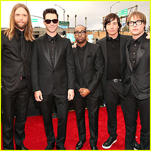 Maroon 5 - Grammys 2013 Red Carpet