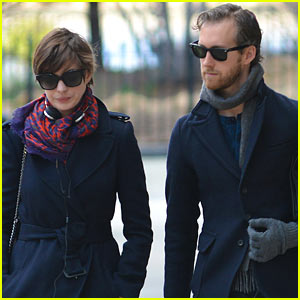 Anne Hathaway: Back in Brooklyn After Philly Weekend! | Adam Shulman