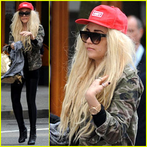 Amanda Bynes Sucks on Sour Patch Kid in New Video