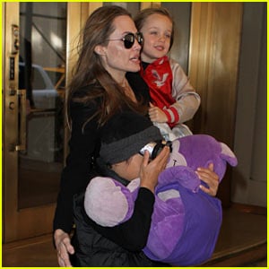 Angelina Jolie: Big Apple Outing with Knox & Pax!
