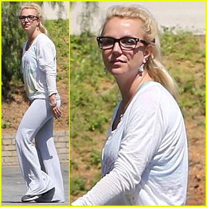 Britney Spears: Rehearsal Studio Gal!