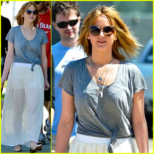 Jennifer Lawrence: Short Hair & Sheer Skirt for Sunday Brunch!