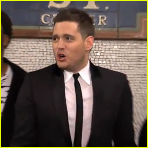Michael Buble Sings Acapella in NYC Subway - Watch Now!