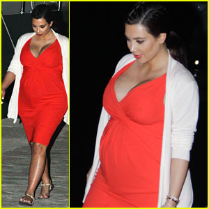 Pregnant Kim Kardashian: Family Boat Ride in Greece