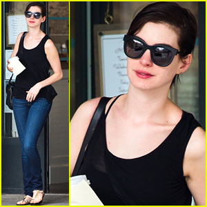 Anne Hathaway: Back to Brunette!