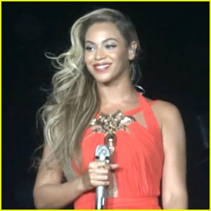 Beyonce: 'Standing on the Sun' Live Performance in Belgium! (Video)
