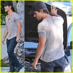 Taylor Lautner Jump Starts His Car After Hotel Meeting!