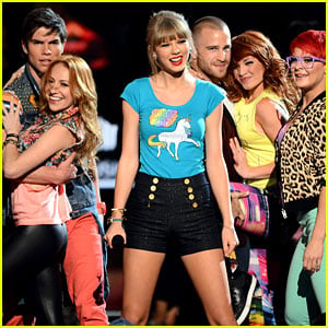 Taylor Swift - Billboard Music Awards 2013 Performance (Video)