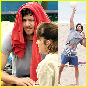 Adam Brody: Beach Volleyball Fun on 'The League' Set