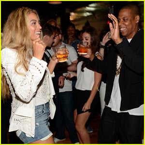 Beyonce & Jay-Z Dance Together at 'Magna Carta' Release Party!