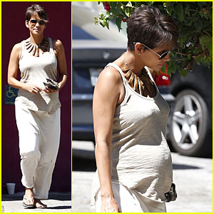 Halle Berry: Montreal Auction House Doesn't Own My Personal Belongings!