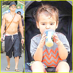 Orlando Bloom: Shirtless Cool Down with Flynn and Sidi!