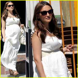 Rachael Leigh Cook on Pregnancy: I Feel Like a Two-Man Tent!
