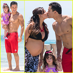 Mario Lopez: Shirtless Kisses For Pregnant Courtney Mazza!