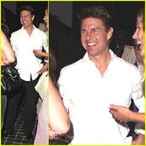 Tom Cruise Chats Up the Ladies!