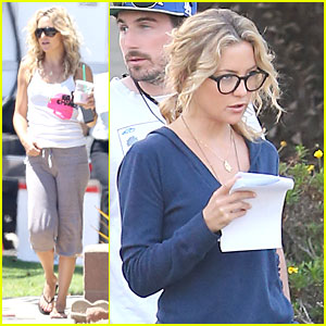 Kate Hudson Wears Two Outfits on 'Wish I Was Here' Set!