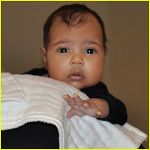 North West Photo - Kim Kardashian & Kanye West's Baby Pic!