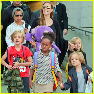 Angelina Jolie Arrives in Sydney with All Six Kids!