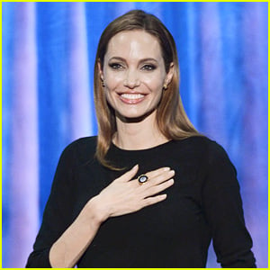 Angelina Jolie Receiving Governors Awards' Humanitarian Honor!