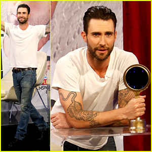 Adam Levine Accepts People's Sexiest Man Alive Award (Video)