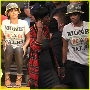 Rihanna & BFF Melissa Forde Hold Hands at Lakers Game!