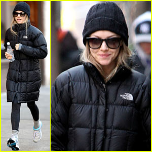 Amanda Seyfried Jogs in the Chilly Big Apple Weather!
